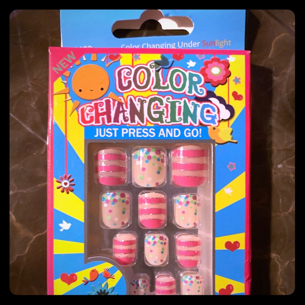 Vivace Kid's color changing fake nails